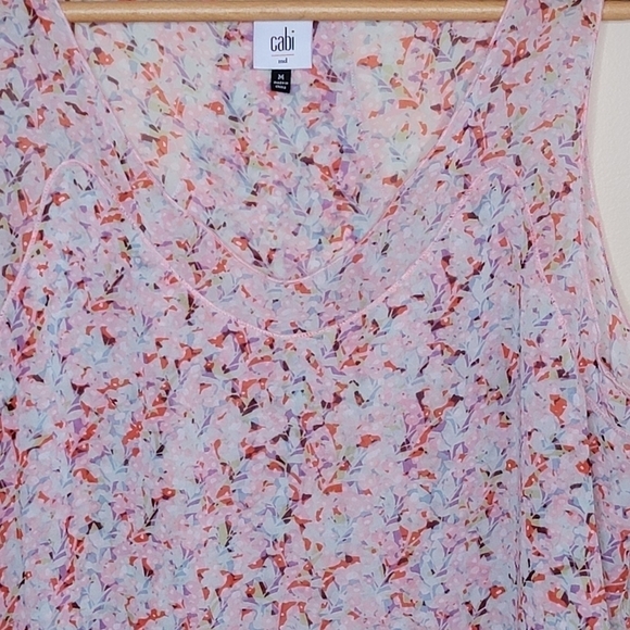 CAbi | #5032 Bella Floral Tiered Sleeveless Tank Blouse Size Medium - Picture 3 of 9
